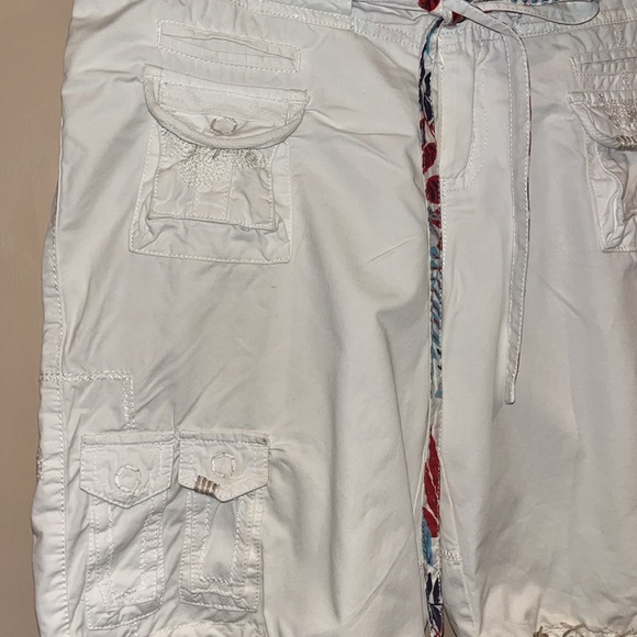 Mur Mur missy bermuda embroidered shorts size large - Picture 2 of 6